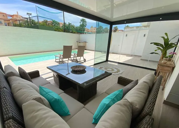 Cozy House - Private Pool - Wifi - Modern Apartment